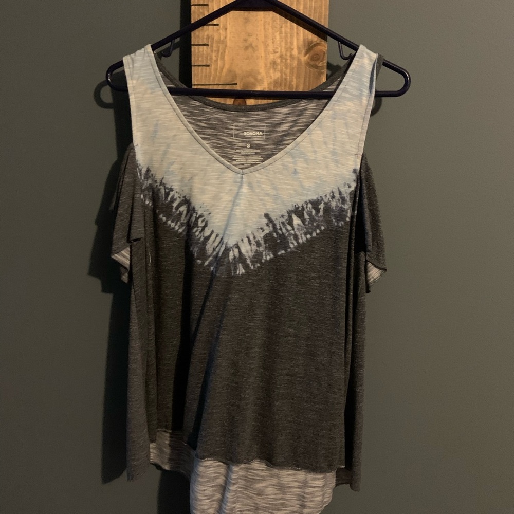 Cold shoulder top